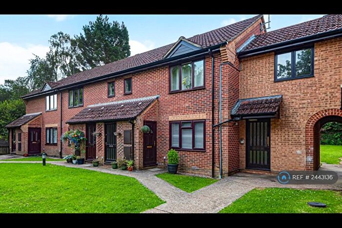 1 Bedroom Maisonette To Rent In Ashtree Court, Chandler's Ford, Eastleigh, SO53