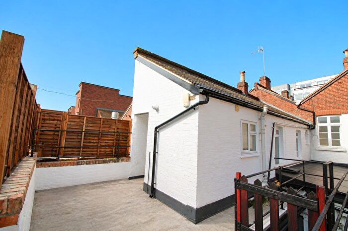 4 Bedroom Flat To Rent In Sydenham Road, Guildford, GU1