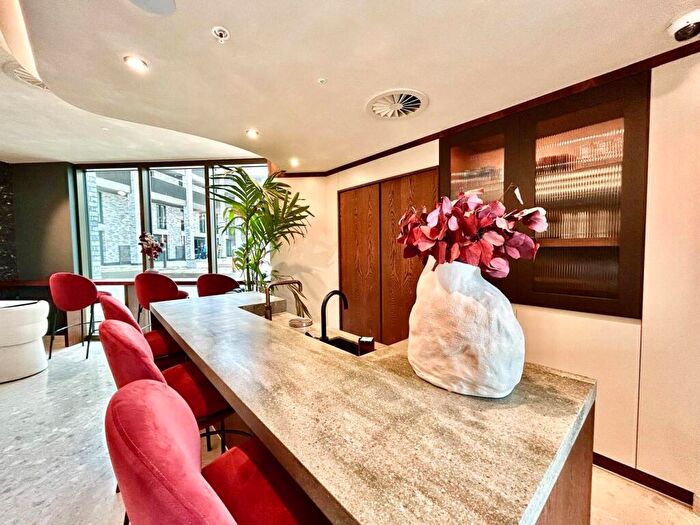 2 Bedroom Apartment To Rent In Dantzic Street, Manchester, M4