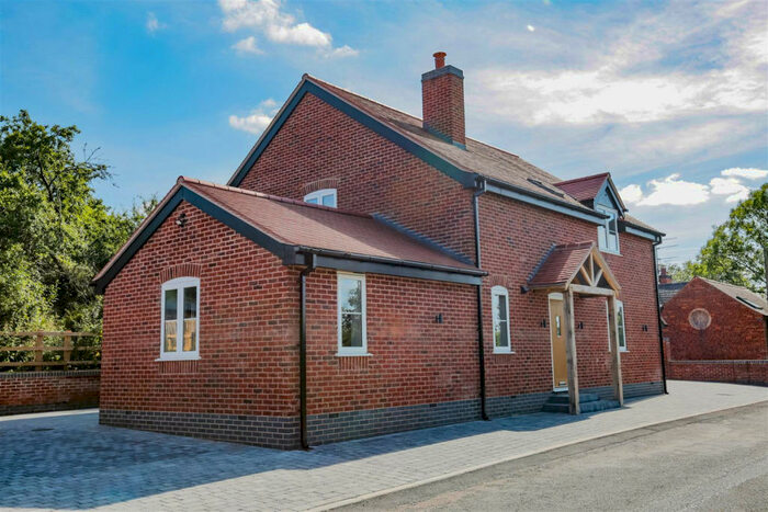 4 Bedroom Detached House For Sale In Holt Hill, Beoley, B98