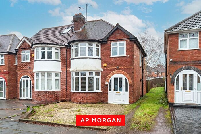3 Bedroom Semi Detached House For Sale In Stonor Road, Birmingham, West Midlands, B28