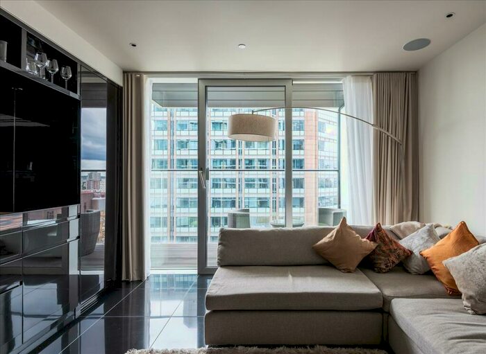 Apartment To Rent In The Heron, Moor Lane, London, EC2Y