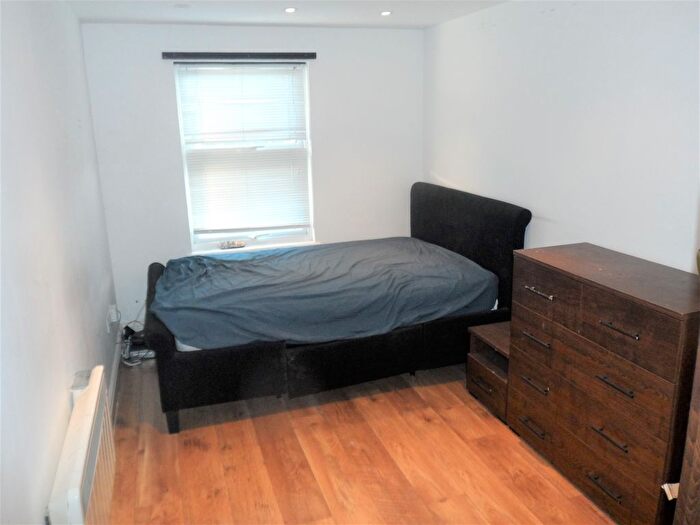 2 Bedroom Flat To Rent In Lower Addiscombe Road, Croydon, CR0