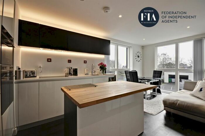 1 Bedroom Flat To Rent In Masson House, Pump House Crescent, Brentford, TW8