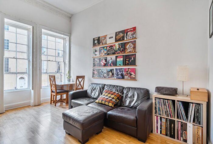 2 Bedroom Flat For Sale In Bathwick Street, Bath, Somerset, BA2