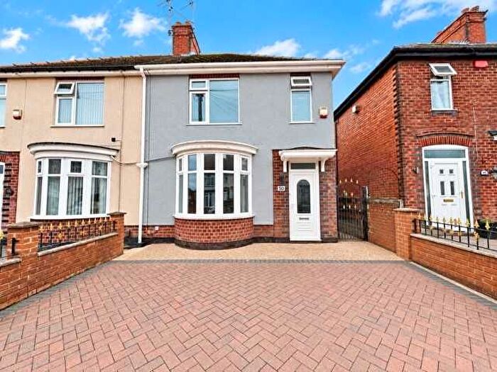 3 Bedroom Semi-Detached House To Rent In Oak Tree Road, Sutton In Ashfield, NG17