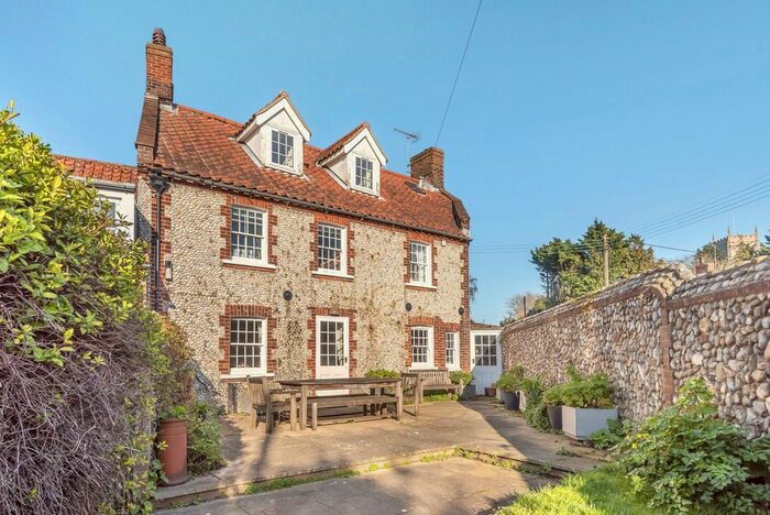 5 Bedroom Detached House For Sale In High Street, Blakeney, Norfolk, NR25