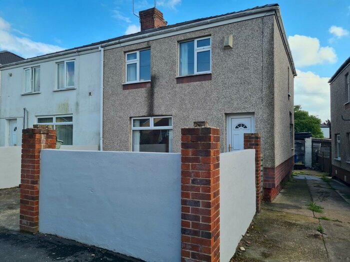 3 Bedroom House To Rent In Davis Road, Askern, Doncaster, DN6