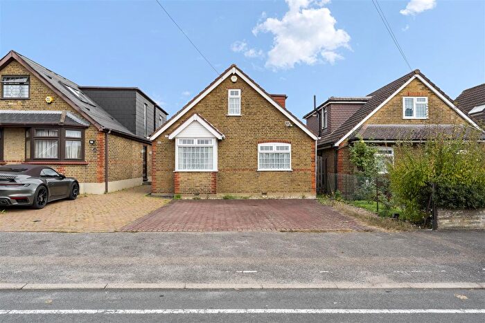4 Bedroom Detached House For Sale In Copperfield Avenue, Hillingdon, UB8