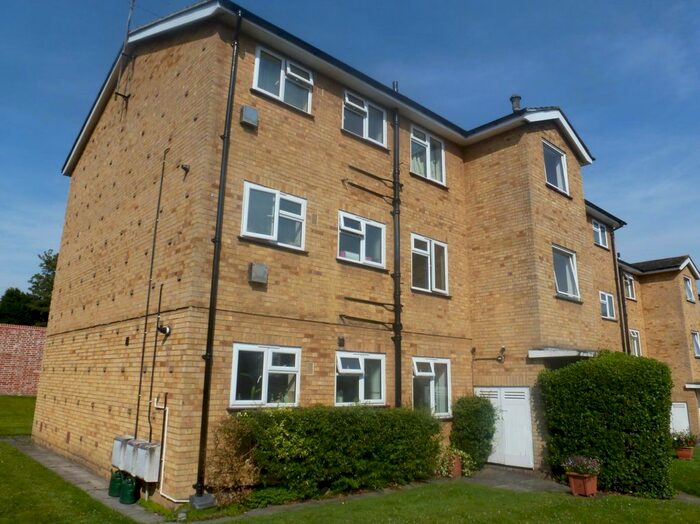 2 Bedroom Property To Rent In West Road, Guildford, GU1