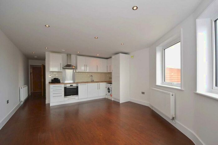 1 Bedroom Flat To Rent In High Street, High Barnet, EN5