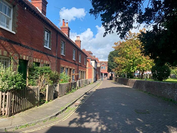 3 Bedroom Terraced House To Rent In Homewell, Havant Town Centre, PO9