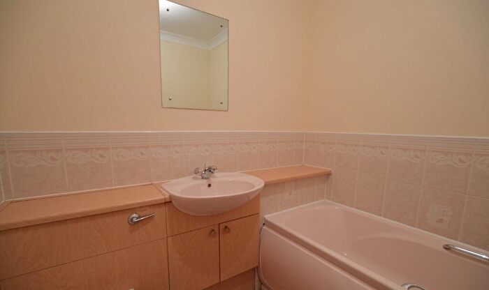 2 Bedroom Flat To Rent In Strathblane Gardens, Anniesland, Glasgow, G13