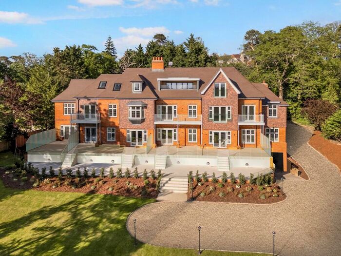 1 Bedroom Flat For Sale In Holtwood Road, Oxshott, KT22