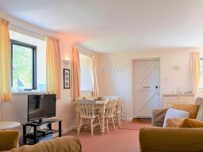 2 Bedroom Barn Conversion For Sale In Exmouth Road, Colaton Raleigh, Sidmouth, EX10