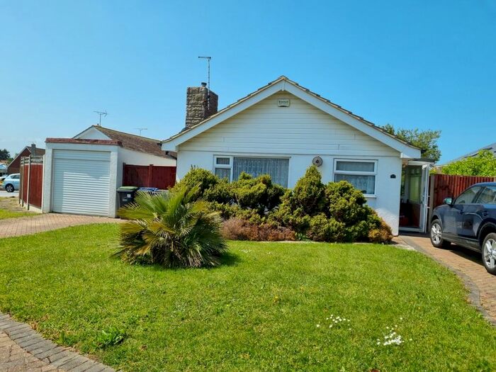 2 Bedroom Detached Bungalow To Rent In Cunningham Crescent, Birchington, CT7