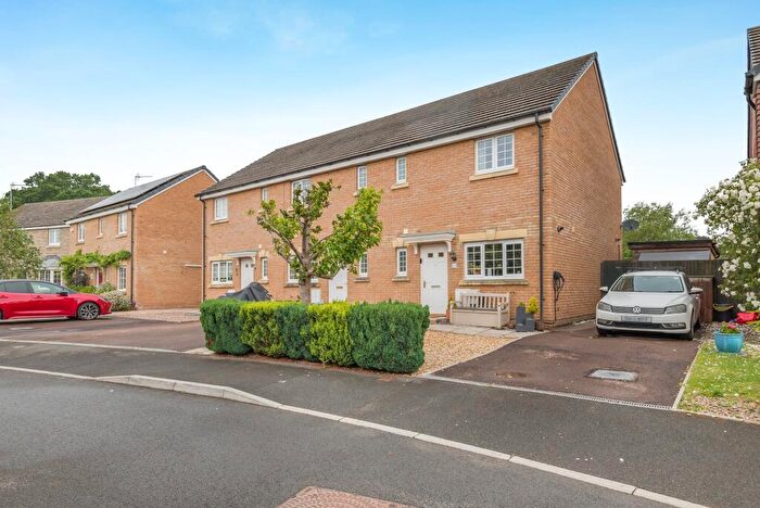 3 Bedroom End Of Terrace House For Sale In Kemble Road, Monmouth, NP25