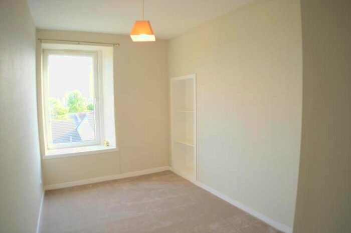 3 Bedroom Flat To Rent In Dundonald Street, Dundee, DD3