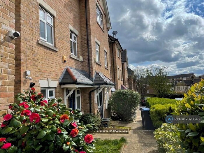 4 Bedroom Terraced House To Rent In The Rye, London, N14