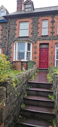 House Of Multiple Occupation For Sale In Caernarfon Road, Bangor, Gwynedd, LL57