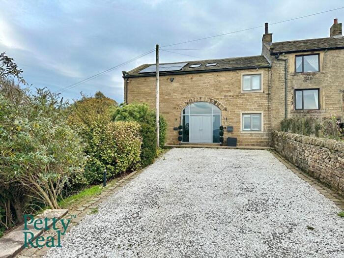 3 Bedroom Barn Conversion For Sale In Birchenlee Lane, Colne, BB8