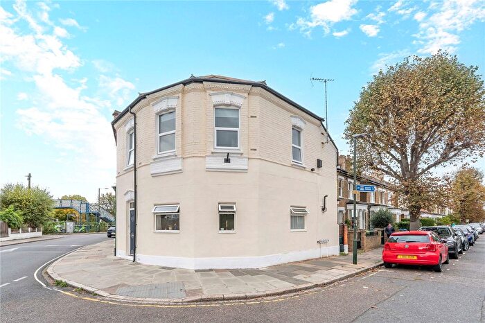 2 Bedroom Flat For Sale In Amyand Park Road, St Margarets Village, TW1