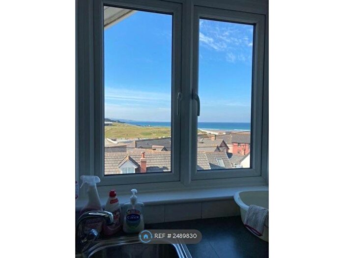 2 Bedroom Flat To Rent In Maer Down Rd, Bude, EX23