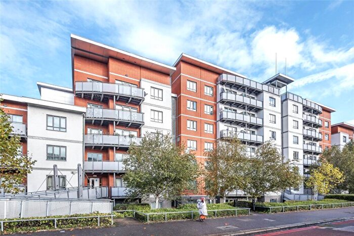 2 Bedroom Apartment To Rent In Crossway Point, Norwood Road, Reading, Berkshire, RG1