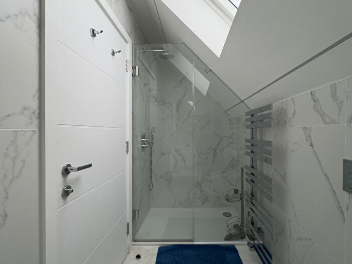 2 Bedroom Apartment To Rent In Flat, Fortess Road, London, NW5