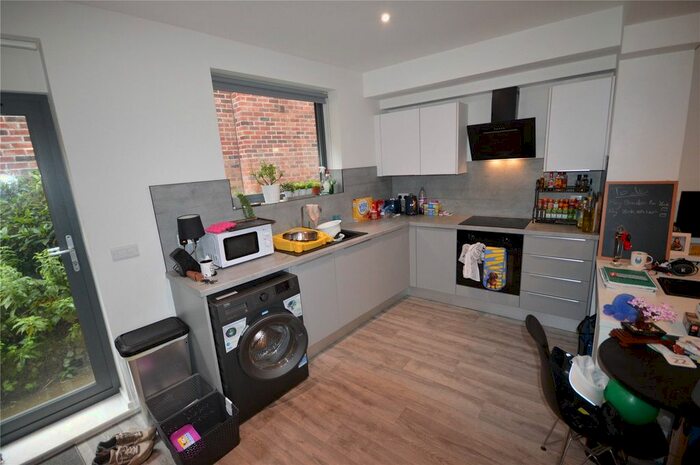 Studio To Rent In Upper Allen Street, Sheffield, South Yorkshire, Uk, S3