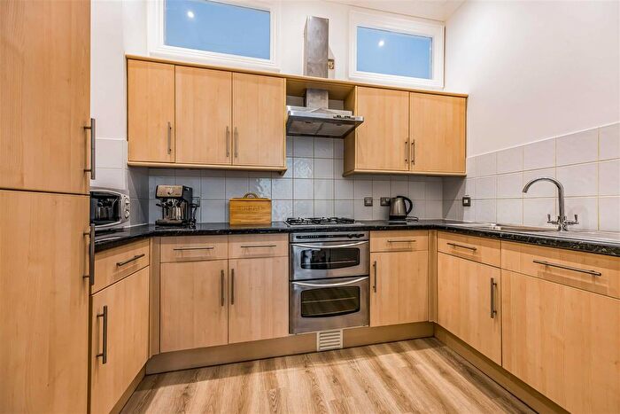 2 Bedroom Flat To Rent In Craneswater Park, Southsea, PO4