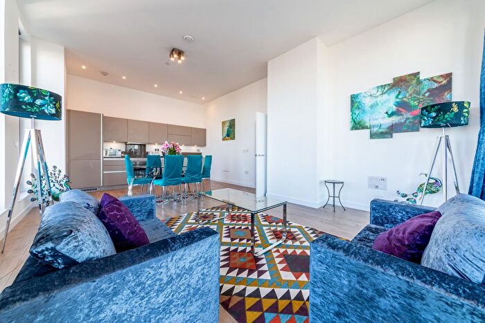 3 Bedroom Flat To Rent In Legacy Tower, Great Eastern Road, London, E15