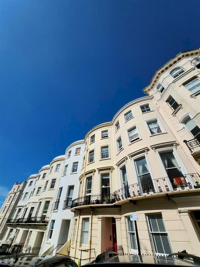 2 Bedroom Flat To Rent In Chesham Place, Brighton, BN2