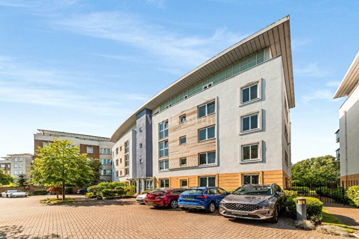 2 Bedroom Apartment To Rent In Creswell Drive, Beckenham, BR3