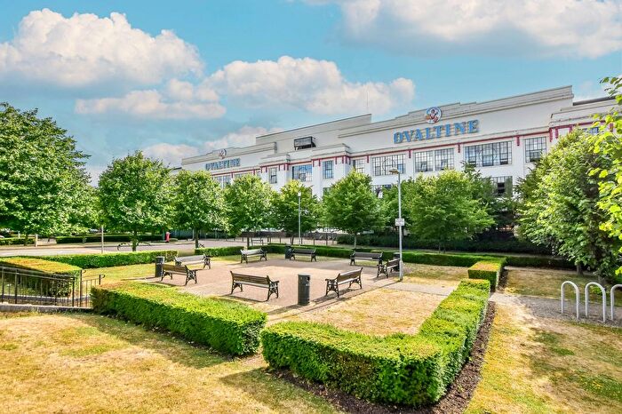 2 Bedroom Flat For Sale In Ovaltine Drive, Ovaltine Court Ovaltine Drive, WD4