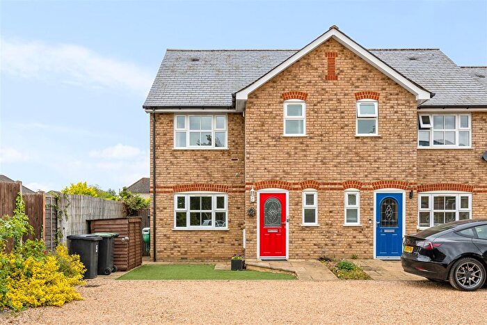 3 Bedroom Semi-Detached House For Sale In Regent Gardens, Stotfold, SG5