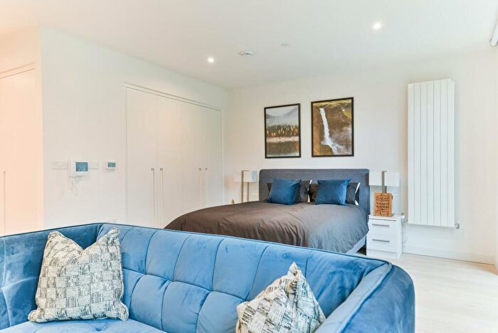 Apartment To Rent In John Cabot House, Royal Wharf, London, E16