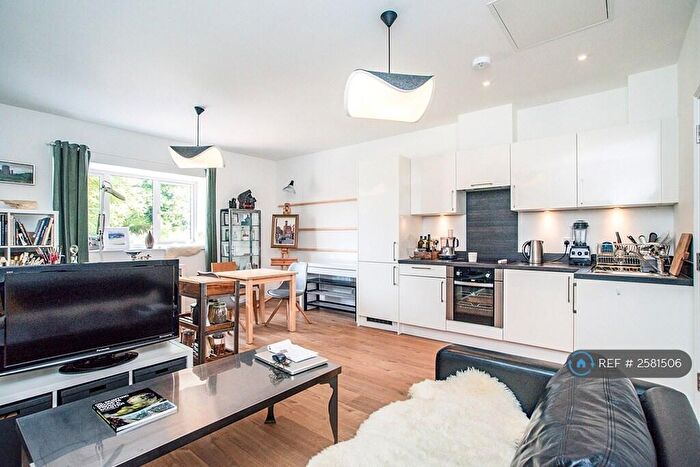 1 Bedroom Flat To Rent In Hospital Hill, Chesham, HP5