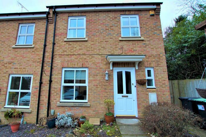 3 Bedroom Semi-Detached House To Rent In Robinson Close, Enfield, EN2