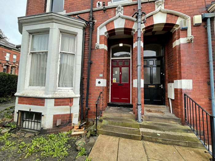 10 Bedroom Detached House To Rent In Regent Park Avenue, Leeds, West Yorkshire, LS6