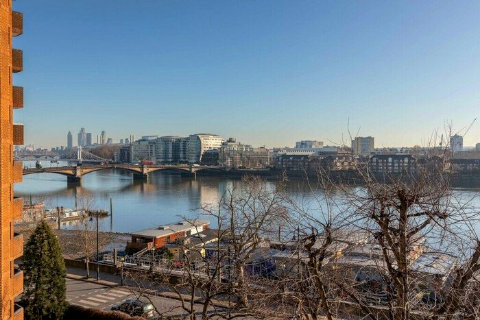 2 Bedroom Apartment To Rent In Upper Blantyre Walk, Chelsea, SW10