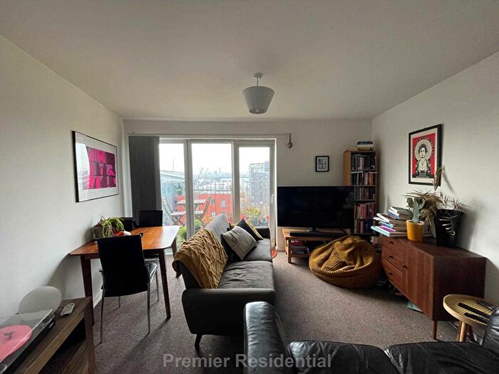 2 Bedroom Apartment To Rent In The Drum, Stillwater Drive, Manchester, M11