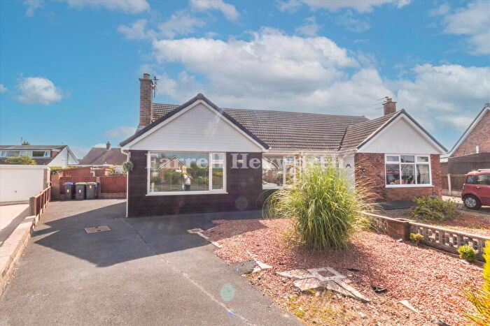 2 Bedroom Bungalow For Sale In Frinton Grove, Blackpool, FY2