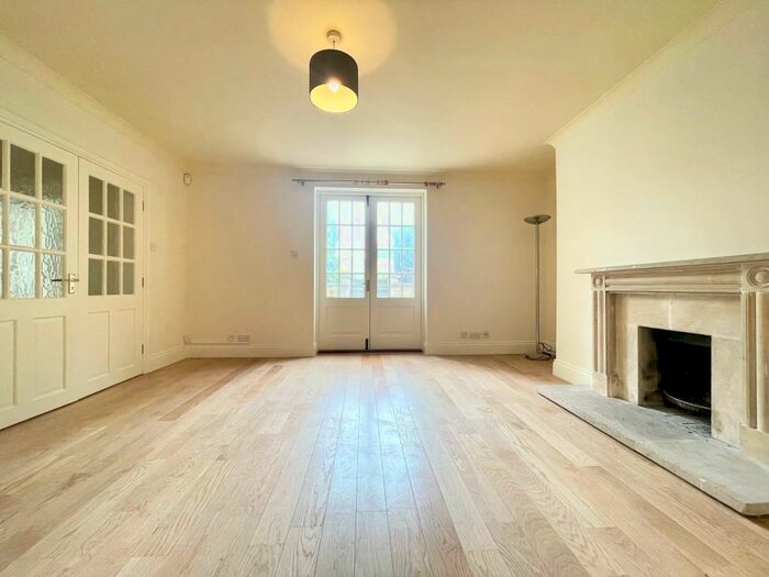 4 Bedroom Flat To Rent In Clarence Road, Cheltenham, GL52