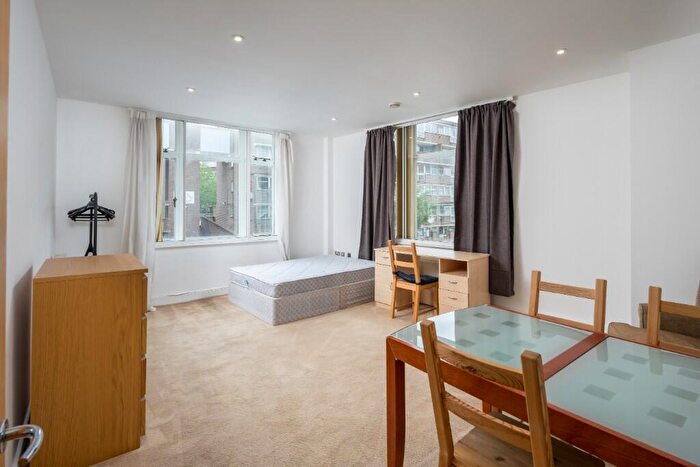 2 Bedroom Apartment To Rent In Goswell Road, London, EC1V
