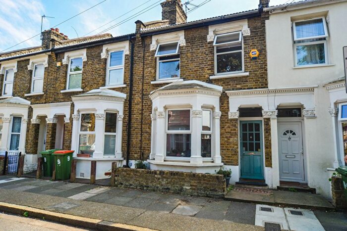 3 Bedroom Terraced House For Sale In Torrens Square, Stratford, E15