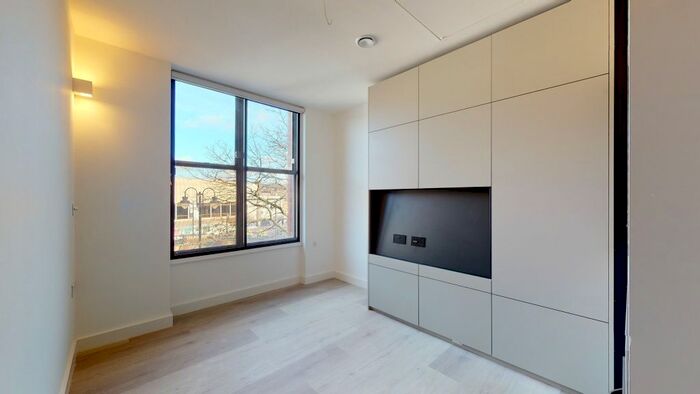 Studio To Rent In George Street, Luton, LU1