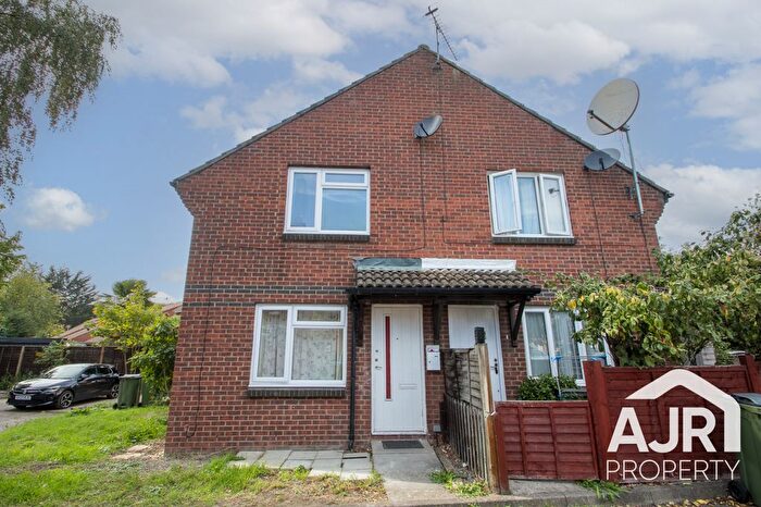 1 Bedroom End Of Terrace House To Rent In Rollesby Way, Thamesmead, SE28