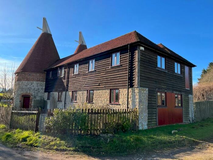 4 Bedroom Semi-Detached House To Rent In Sandway, Maidstone ME17