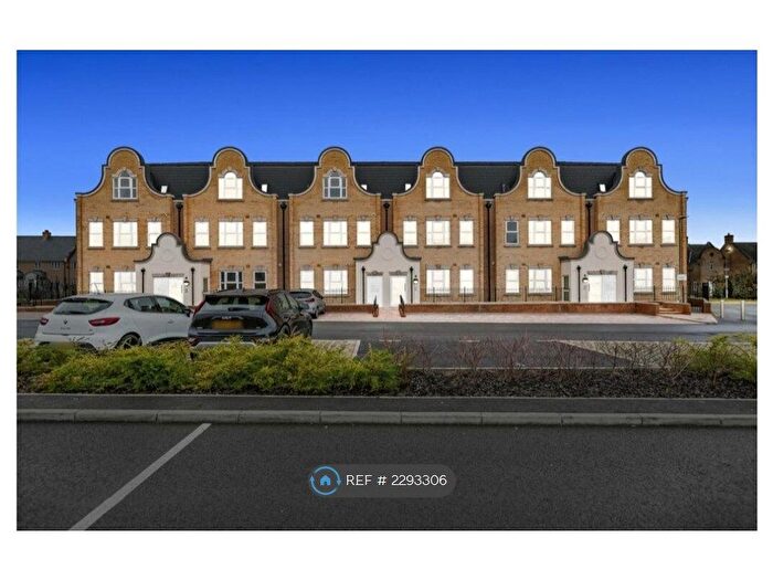 1 Bedroom Flat To Rent In Aston Road, Basildon, SS15